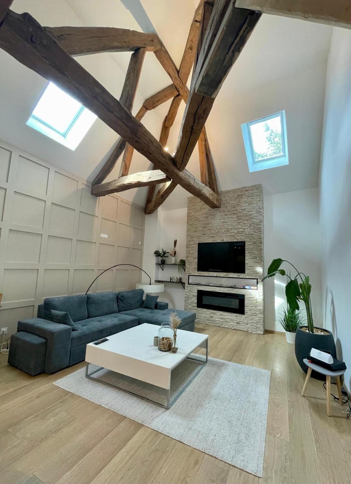Into The Wine Apartment Dijon Bagian luar foto